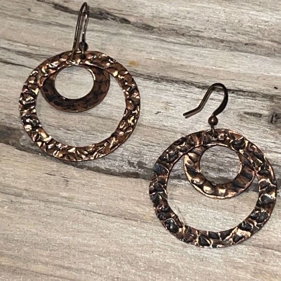 Hammered Double Rings Earrings Womens Copper Colored 11/2” drop Bohemian Classic - Picture 6 of 6